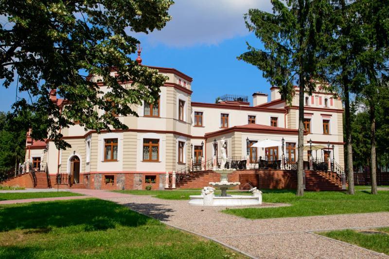 Palac Mysleta Uzdowo Exterior foto